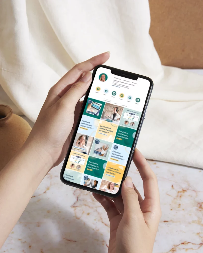 Mockup feed Instagram créé par Julie Goudier pour l'identité visuelle d'Adèle Feyssat de Galini Online
